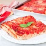 pizza-in-teglia-fatta-in-casa